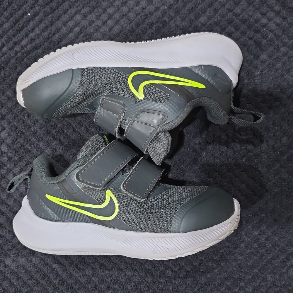 Toddler nike star runner sneaker